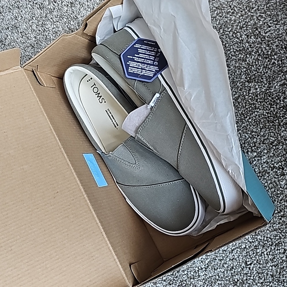 NWT Toms Alpargata Fenix Slip on Sz9.5